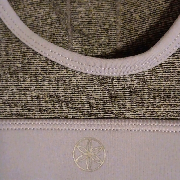 Gaiam NWOT Yoga Bra - Picture 3 of 4